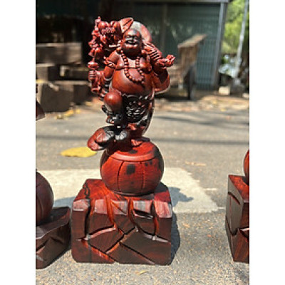 Tượng phật di lặc gánh cành đào bằng  gỗ trắc đỏ đen ,đẹp long lanh kt cao 20×8×6cm