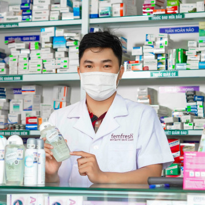 Dung dịch vệ sinh phụ nữ cao cấp cho da nhạy cảm Femfresh Pure & Fresh Wash 250ml