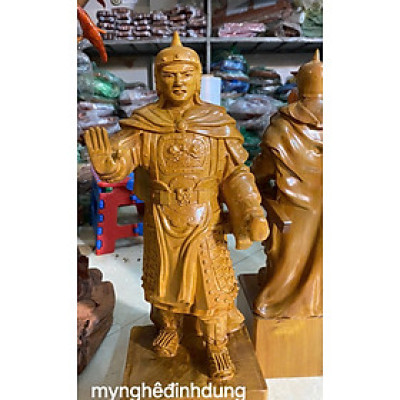 Tượng hoàng đế quang trung bằng gỗ bách xanh thơm nức cao 50x16x13cm 