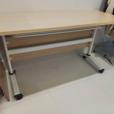 Bàn học gấp gọn chân sắt TF2002-14W Nội thất Capta Bàn làm việc xếp gọn mặt gỗ MDF 1m4 dày 25 mm màu tự nhiên đẹp mắt chân sắt sơn tĩnh điện màu đen gấp gọn tiết kiệm không gian tại tphcm