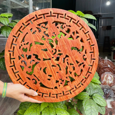 Tranh chữ phúc mặt tròn bằng gỗ hương đá đẹp long lanh kt 45×45×3,5cm 