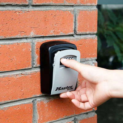 Hộp Khóa Số Đựng Chìa Khóa Master Lock 5401MCND, có thân bằng thép cứng, phủ sơn, nắp che vòng số giúp bảo vệ và sử dụng