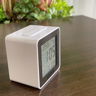  SẮP VỀ Đồng hồ Rhythm LCT076NR03 – KT 7.2 x 7.2 x 5.0cm. 105g. Vỏ nhựa. Dùng Pin.