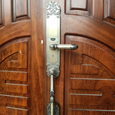 Khóa cửa thông minh Kitos KT-C500 phong cách tân cổ điển