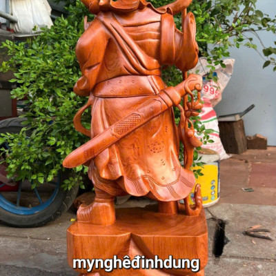 Tượng quan công trấn ải  bằng gỗ hương cao 80c30x20cm 