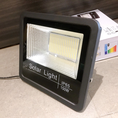 ĐÈN PHA LED NĂNG LƯỢNG MẶT TRỜI 150W CẢM BIẾN THÔNG MINH  1803-150