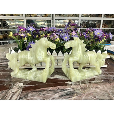 Tượng Cặp Ngựa phi lướt đại phong thủy rước công danh tài lộc đá ngọc Onyx trang trí phòng khách, bàn làm việc - Dài 20 cm