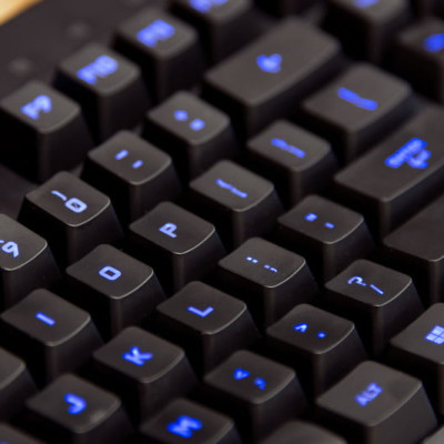 Bàn phím game có dây Logitech G213 Prodigy RGB Lightsync - Hàng chính hãng