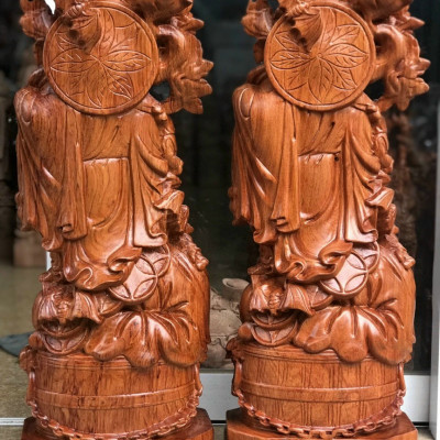 Tượng phật di lặc ngũ phúc vác cành đào bằng gỗ hương đá kt cao 60×24×14cm