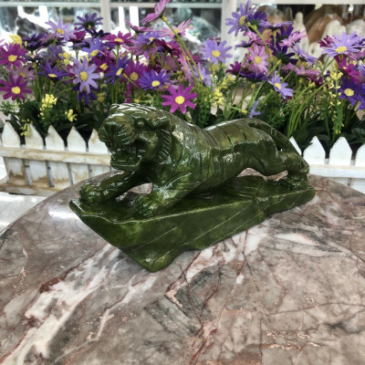 Tượng con Cọp, Hổ giáp phong thủy đá ngọc Ấn Độ - Cao 20 cm