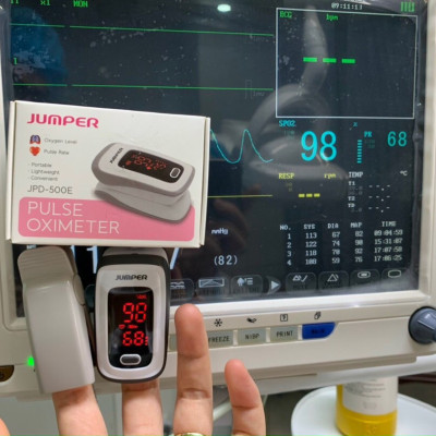 Máy đo nồng độ oxy trong máu SpO2 & nhịp tim Jumper JPD-500E