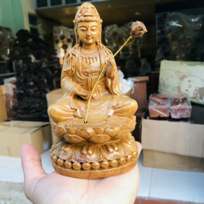 Tượng phật mini đại thế chí bồ tát bằng gỗ bách xanh thơm nức kt cao 15×9×9cm