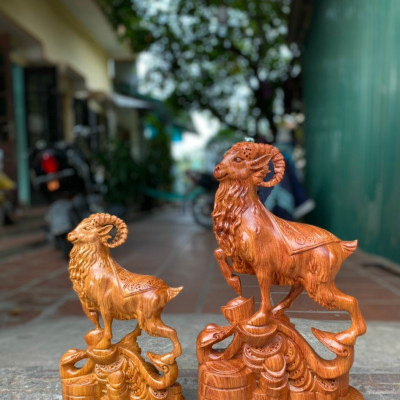Tượng con dê phong thủy hút tài lộc bằng gỗ hương đá kt 50×17×13cm