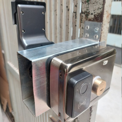 Khóa cửa thông minh chống nước G04R.2M - 2 Mặt vân tay trong ngoài + Remote ( Hàng nhập khẩu)