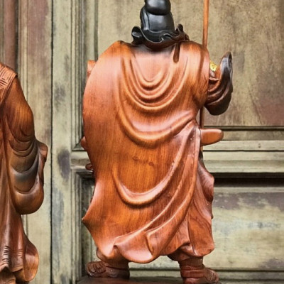 Tượng quan công trấn ải bằng gổ hương đá pu giả cổ kt cao 60cm 