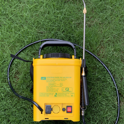 Bơm phun thuốc trừ sâu đeo vai BMC - 5L