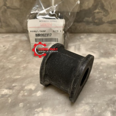 Cao su cân bằng trước Mitsubishi Pajero Sport 2010-2016, Triton 2009-2014 mã MR992317