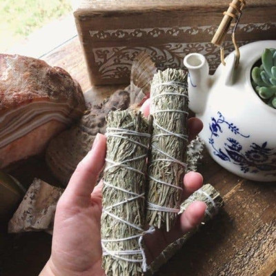 Bó lá hương thảo xông đốt thơm phòng