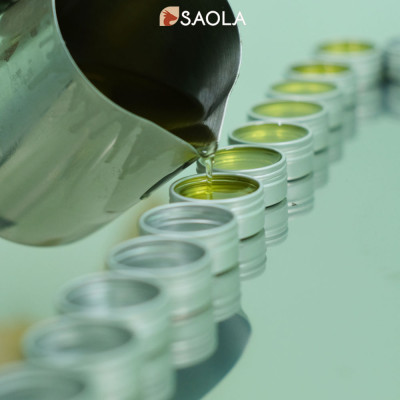 Cao tinh dầu Sao la (Saola Essential Oil Balm) 11g - Hỗ trợ giảm đau lưng, nhức mỏi, đau khớp, giúp ngủ ngon. Sản phẩm sản xuất từ các loại dược liệu thiên nhiên - Hàng Chính Hãng