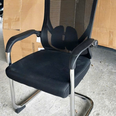 Ghế tiếp khách lưng lưới nệm vải lưới màu đen CV4552-M Nội thất Capta Ghế văn phòng chân quỳ lưng trung tay thép ốp nhựa office chair hcm 