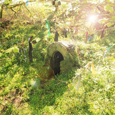 Sách - Magical Britain : 650 Enchanted and Mystical Sites - From healing w by Rob Wildwood (UK edition, Trade Paperback)