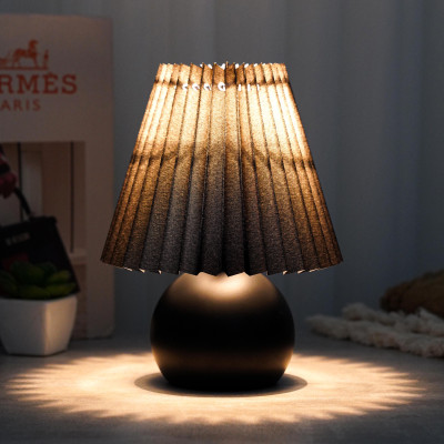 Đèn bàn VARNA , Sản Phẩm Chính hãng .