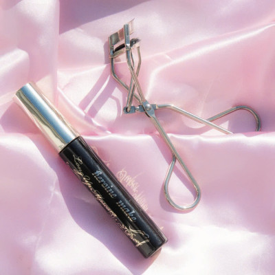 Mascara Chống Trôi Siêu Bền Giúp Nâng Cong Và Dày Mi Tối Đa Kissme Heroine Make Volume Up Mascara Super WP (6 G)