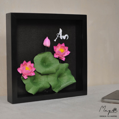 Tranh hoa giấy handmade trang trí cao cấp HOA SEN chữ  "An" 25x25 - Maypaperflower Hoa giấy nghệ thuật