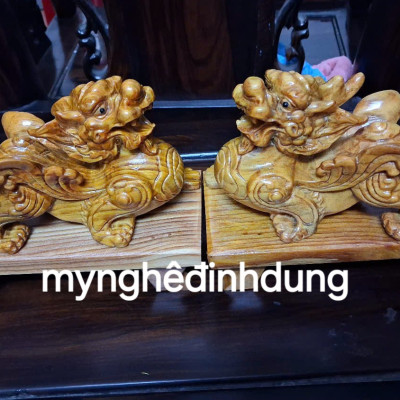 Cặp tỳ hưu phong thủy bằng gỗ huyết long mọng dầu kt 20x12x9cm + cả chân đế cao tổng  17cm