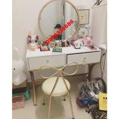 Bàn trang điểm ghế tim BT62