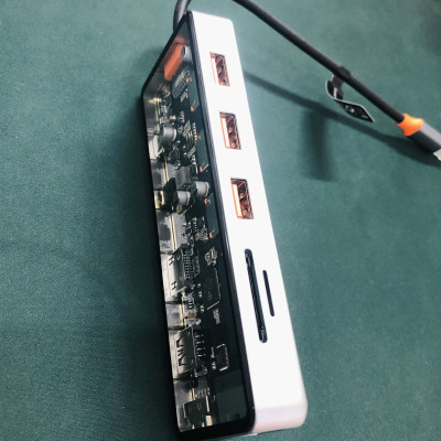 Hub Wiwu Cyber 11in1 USB-C CB011 kết nối nhiều thiết bị hơn với nhiều cổng, thiết kế trong suốt xuyên thấu chi tiết bên trong - Hàng chính hãng