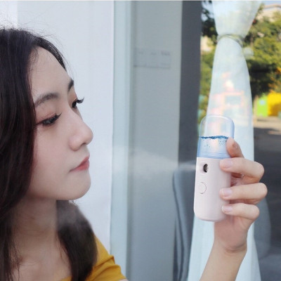 Dụng cụ trang điểm làm đẹp _ Xịt khoáng nano mini cầm tay , xịt  phun sương mặt , cấp ẩm , mịn màng ,mát mẻ , không bị khô ,hợp với người ngồi văn phòng , thiết kế nhỏ gọn dễ mang theo mọi nơi