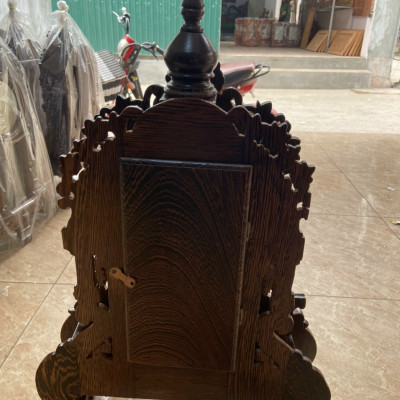 Đồng hồ treo tường quả lắc tân cổ điểm bằng gỗ mun đuôi công kt 74×45×14.5cm