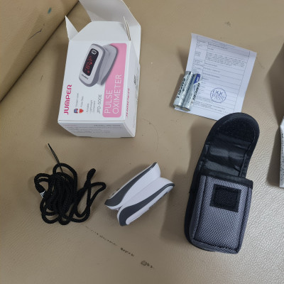 (Hàng chính hãng) Combo máy đo nồng độ oxy trong máu SPO2 và nhịp tim JPD-500E và Nhiệt kế hồng ngoại không tiếp xúc Jumper JPD-FR202