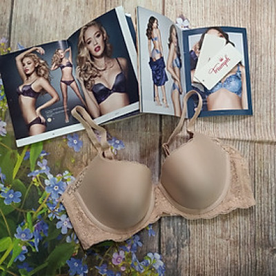 Áo lót nữ mút mỏng có gọng Triumph Comfort Touch WHP 8295 bản lưng to 3 móc cài giúp nâng và tạo khe ngực quyến rũ, cúp quả sâu, to phù hợp với người ngực lớn