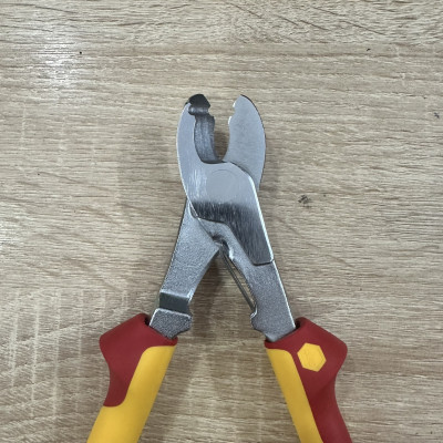 Kìm cắt cáp 210mm Wiha 43662 cách điện 1000V