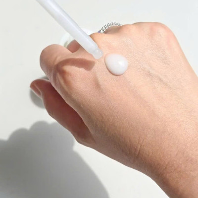 Tinh Chất Mờ Nám Trắng Da OHUI Extreme White Melatoning Dark Spot Ampoule Essence 30ml