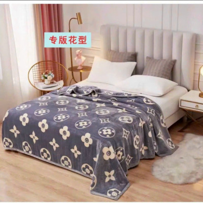 Chăn Lông Tuyết Sữa Hàn Quốc In Hình Siêu Đẹp Siêu Mềm Mịn Kích Thước 2mx2m2 Giao Màu Ngẫu Nhiên