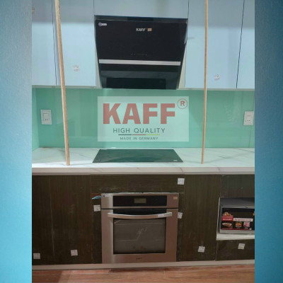 Máy hút mùi kính phẳng dạng TV cảm ứng điều khiển từ xa 900mm KAFF KF-LUX-AT90FH-BK - Hàng Chính Hãng