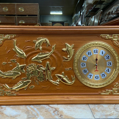 Tranh đồng hồ treo tường trạm khắc cửu ngư bằng gỗ gõ kt 41×81×4cm