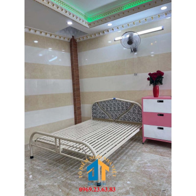 Giường sắt 1m6 x 2m bảo hành 1 năm màu kem