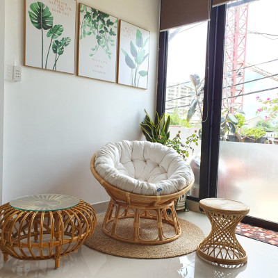 Bộ bàn ghế thư giãn mây tự nhiên ( nệm vải bố kem)