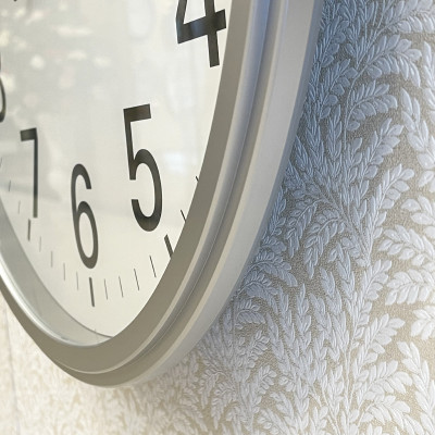 Đồng hồ treo tường Nhật Bản Rhythm CMG430NR19 Kt 50.0 x 4.5cm, 1.87kg. Vỏ nhựa. Dùng Pin.