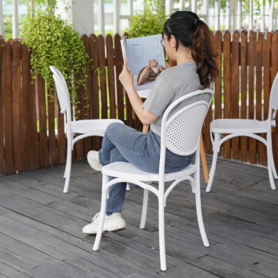 Ghế nhựa đúc phong cách Châu Âu