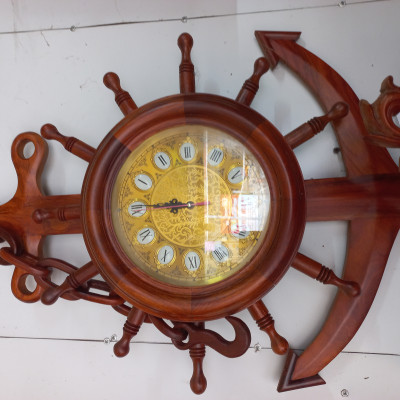 Đồng hồ mỏ neo treo tường bằng gỗ hương đá kt 85×60×10cm