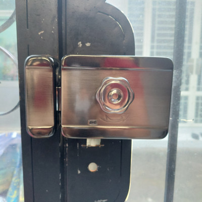 Khóa thông minh chống nước G04R.1M- 1 Mặt vân tay + Remote ( Hàng nhập khẩu)