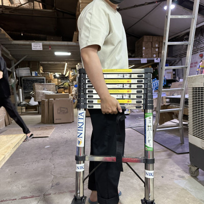 Thang inox rút đơn Nikita, sản phẩm mới 2013, chân chống trượt an toàn, rút gọn dễ  di chuyển