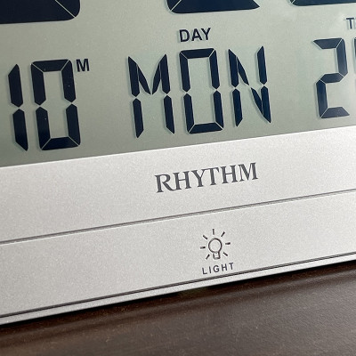 Đồng hồ Rhythm LCW018NR19 – KT 27.8 x 18.8 x 3.2cm /. 618g. Vỏ nhựa. Dùng Pin.