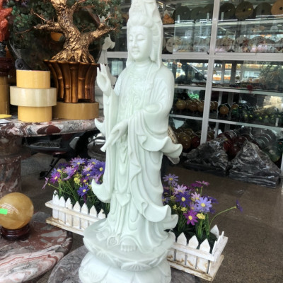 Tượng Phật Bà Quan Thế Âm Bồ Tát đứng đài sen cầu bình an đá cẩm thạch trắng xanh - Cao 60 cm