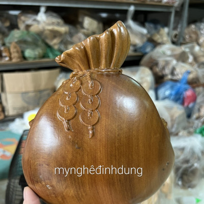 TƯỢNG BỊ TIỀN HEO LỢN PHONG THỦY CẦU TÀI LỘC BẰNG GỖ BÁCH XANH THƠM NỨC KT 20X16X8CM 